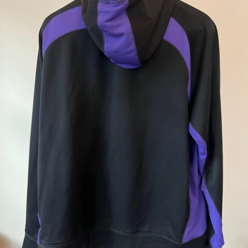 Nike Men's Therma-Fit Black‎ and Purple Hoodie Workout Jogging Walking Size XL.